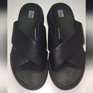 F-MODE Leather Flatform Cross Slides